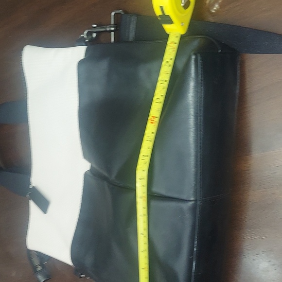 Coach Travel/Carry-on Large Purse/ Large Crossbody - cream and Black - Picture 5 of 10